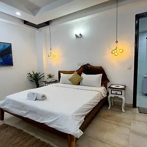  Bed & Breakfast Avatar Living @safdarjung Enclave